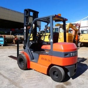 Xe nâng điện ngồi lái Toyota (model 7FB, 8FB)